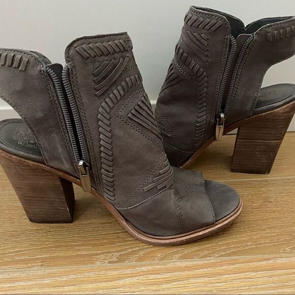 VINCE Camuto-Karinta Open Toe Bootie (8.5) - Picture 4 of 12